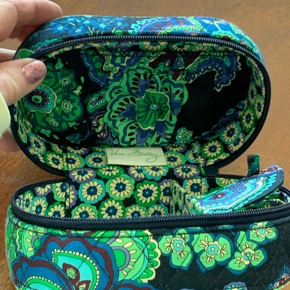Vera Bradley jewelry case - Picture 2 of 3